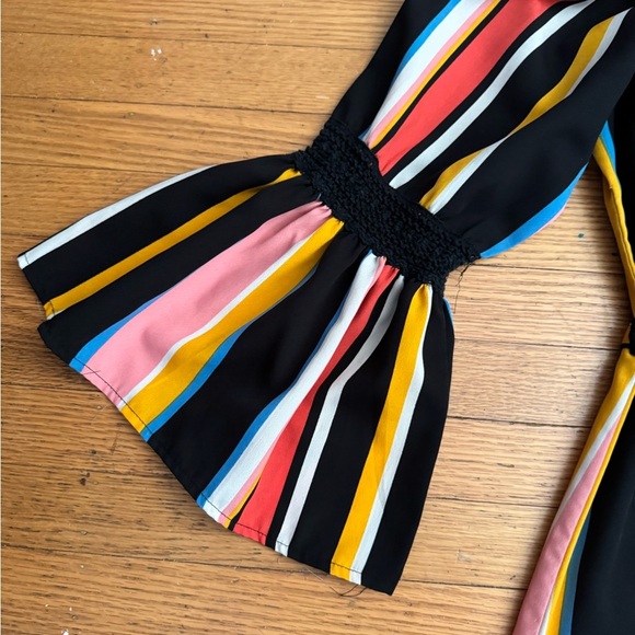 Chic Striped Off-Shoulder Mini Dress - Picture 4 of 6